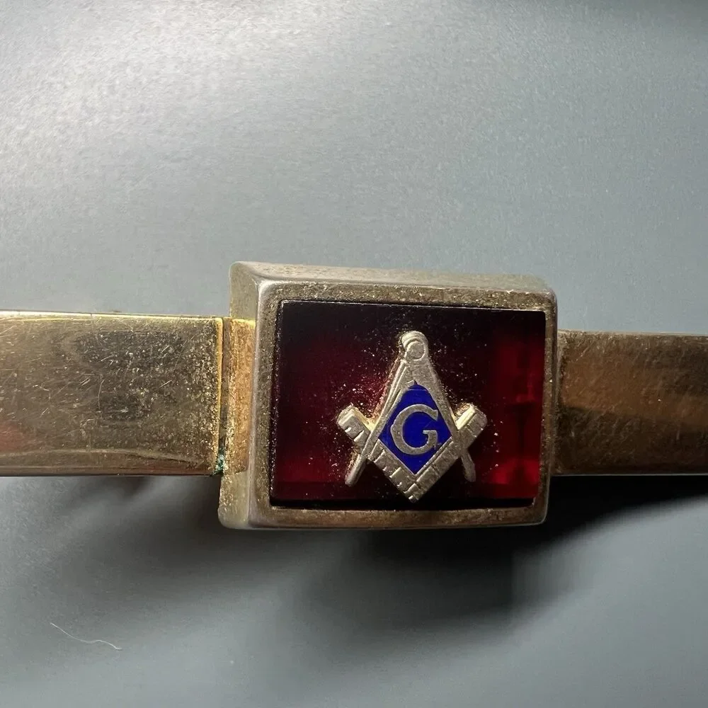 Vintage Anson Masonic Shriners Gold Tone With Red Tie Clip and Cuff Links